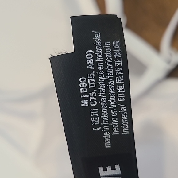 Victoria secret pink size meduim sports bra.  Like new - Picture 5 of 5